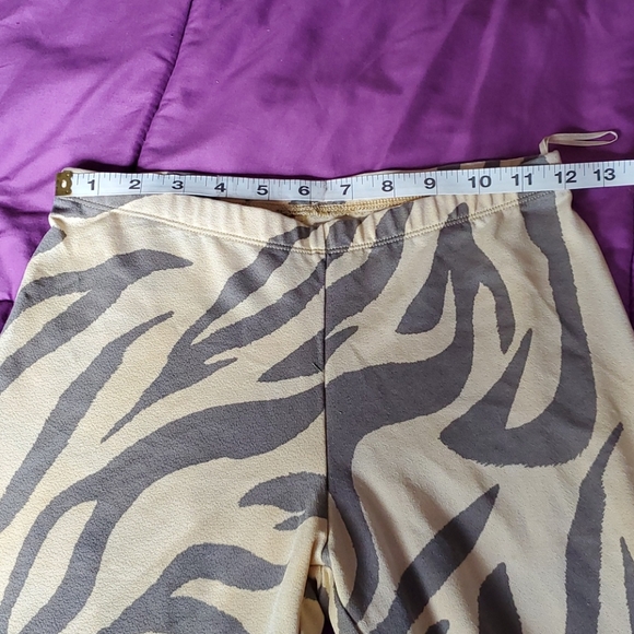 Vintage Spell Leggings - Picture 8 of 11